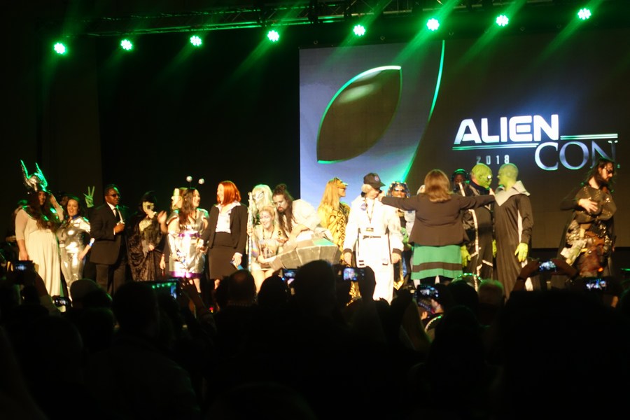 29-alien-con