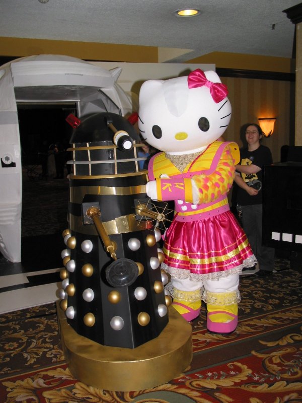 klingon-hello-kitty-with-dalek
