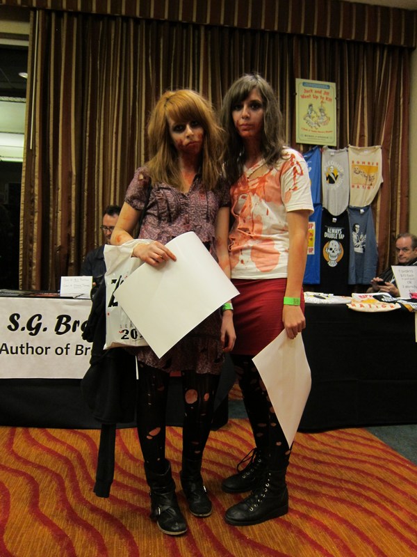 082-ZomBcon-2011