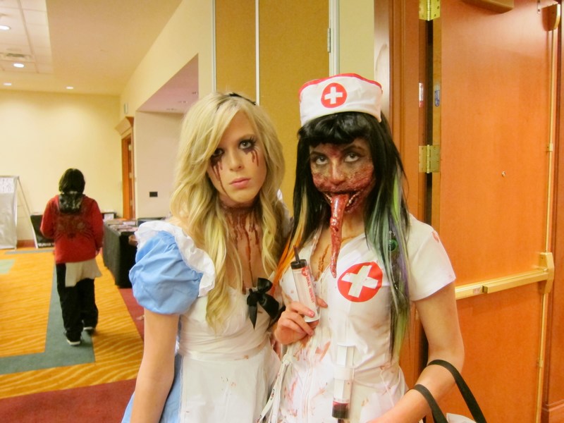 087-ZomBcon-2011